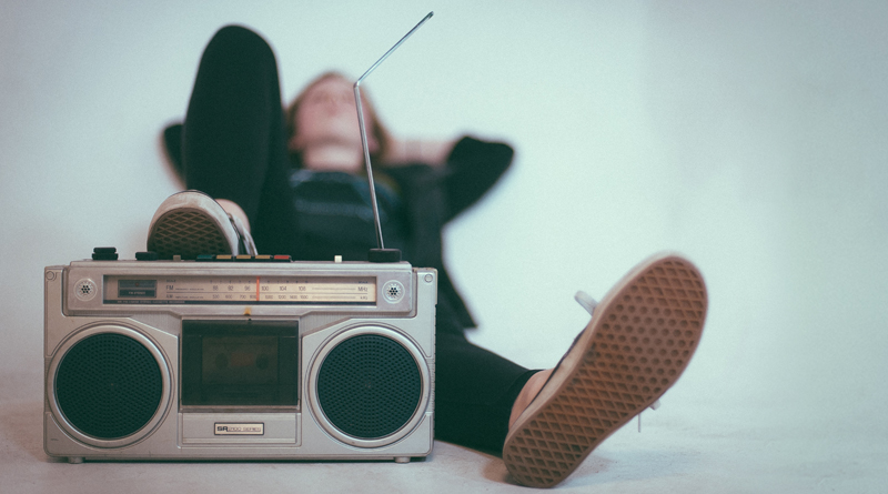 8 Ways Listening To Music Helps The Brain