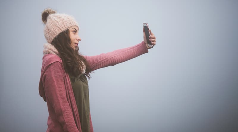 Cover Image - Are Your Selfies A Sign Of Narcissism?